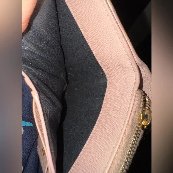 Yves Saint Laurent Preloved Pale pink Quilted bifold Leather Wallet - Picture 9 of 15